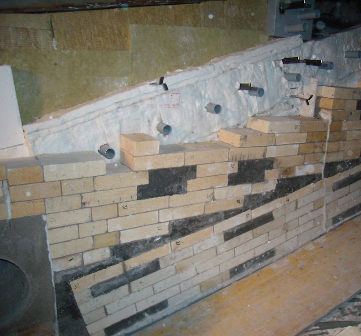 Kotel na biomaso 1 - Prikaz postopka obzidave v kurišču (3)